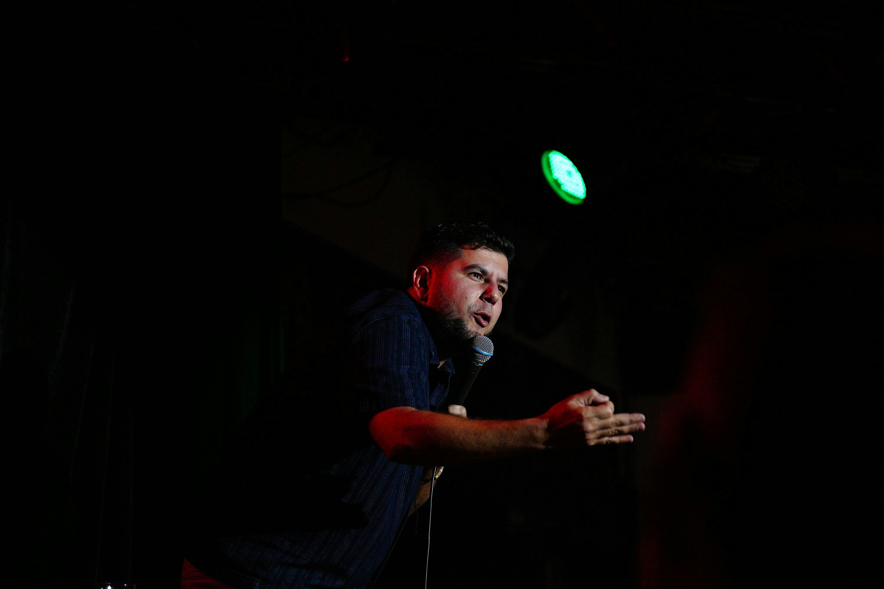 Rami Gonzalez presenta: LIBRE. Un show de stand up comedy