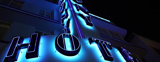 Award-winning Art Deco & Neon Lights Walking Tour in Miam Beach