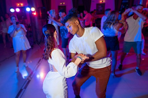 Sunday Heels,  Bachata Night Köln Bachata Workshop & Party