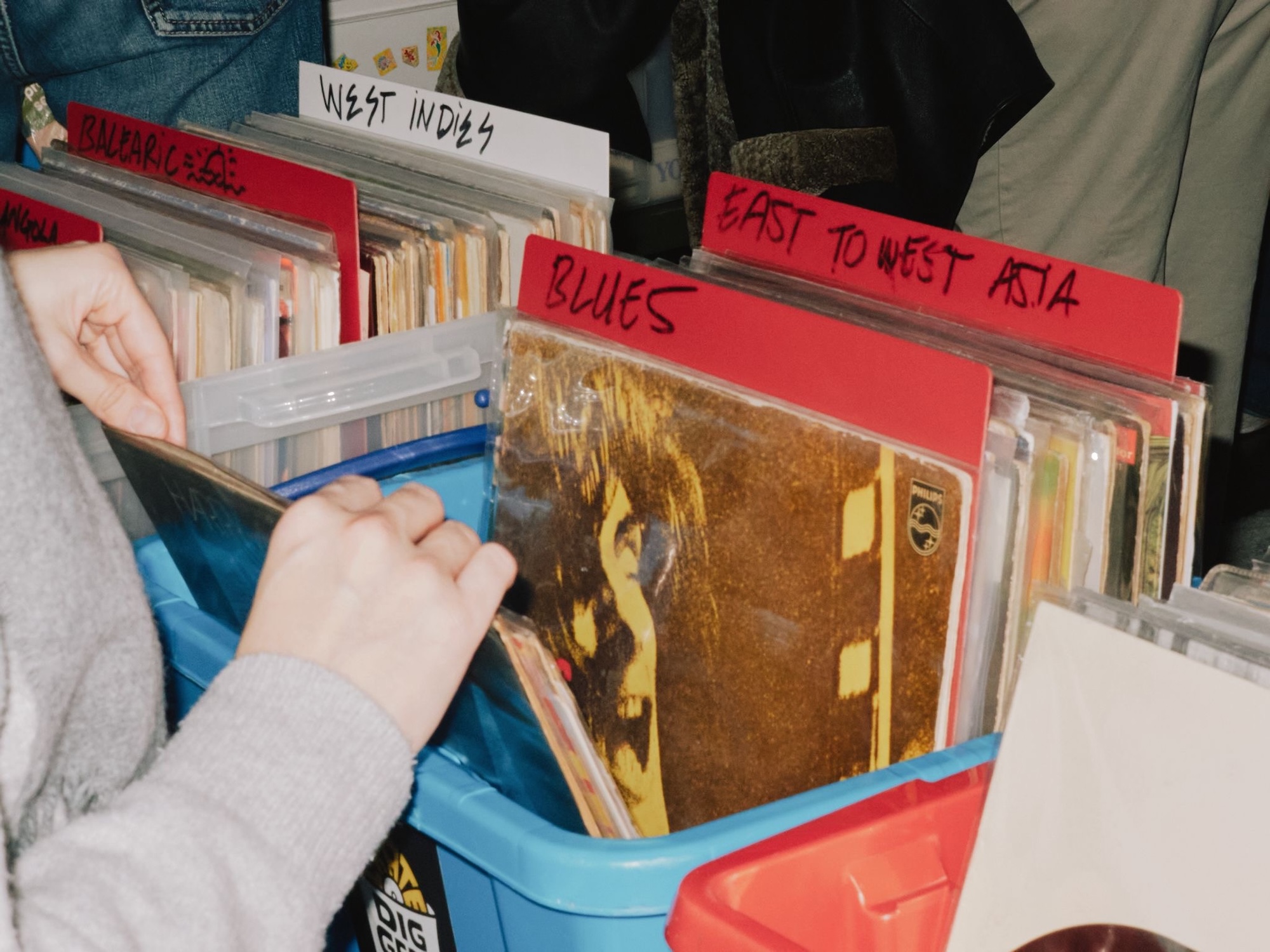 participative vinyl session with DJ Klapsalon