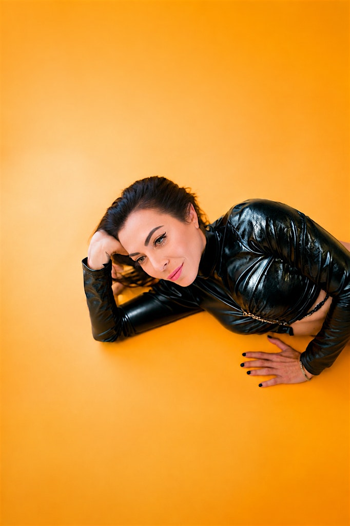 Strut SF & F8 Present Tara Brooks