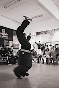 HIP HOP DANCE CLASS