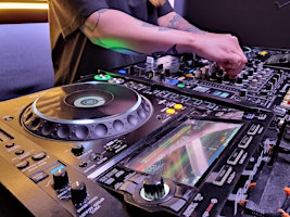 Become a DJ in 1 hour: MASTERCLASS in DJPRO Academy - BERLIN