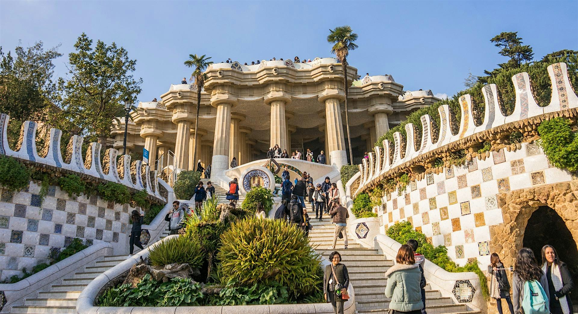 Barcelona: Park Guell Guided Tour with Skip The Line Entry
