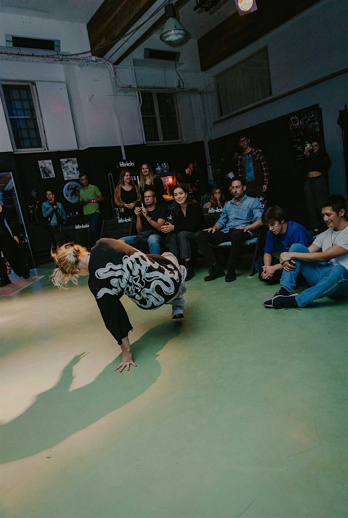 BREAK DANCE