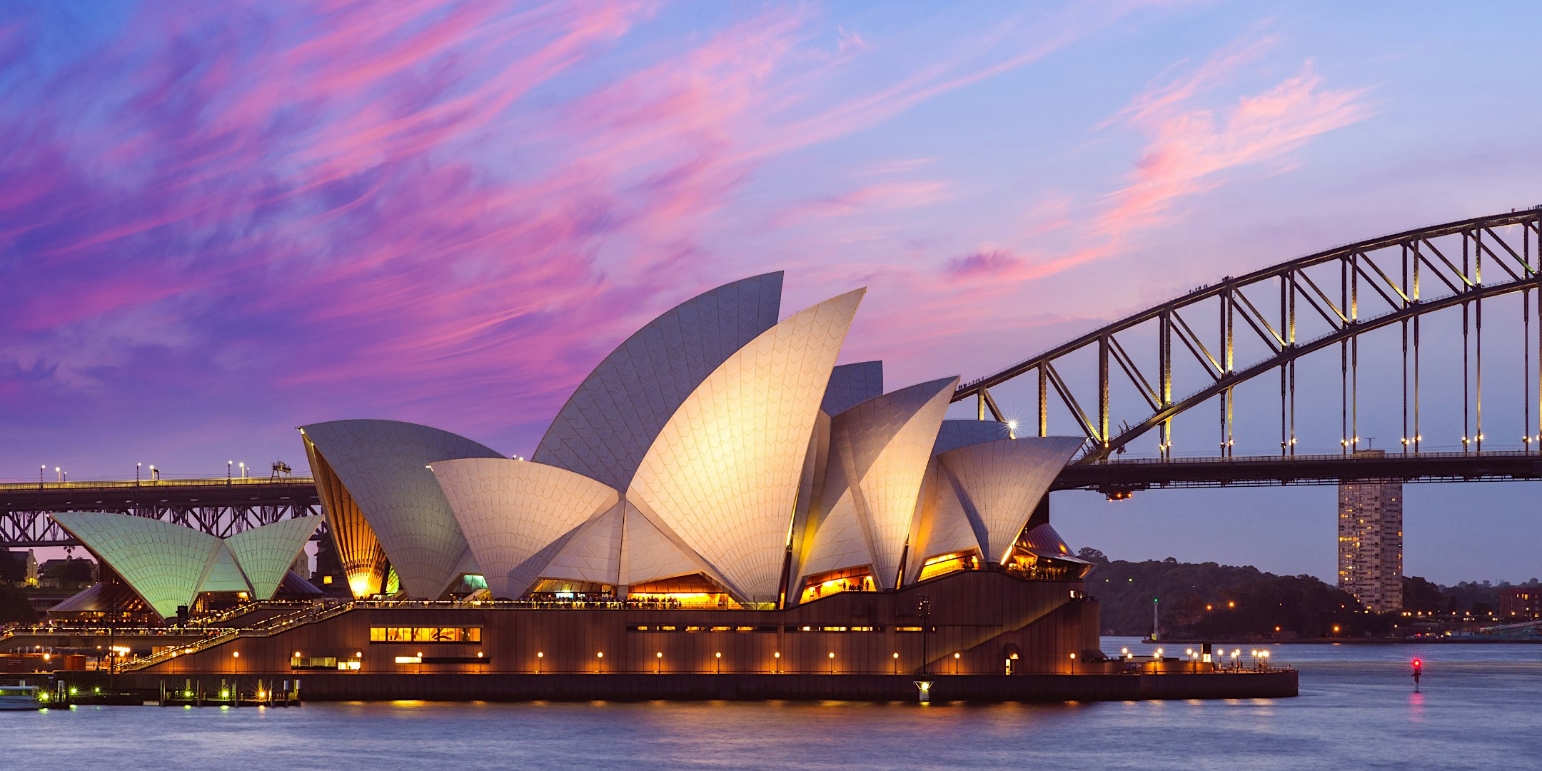 Discover Sydney with an exciting scavenger hunt by World City Trail!