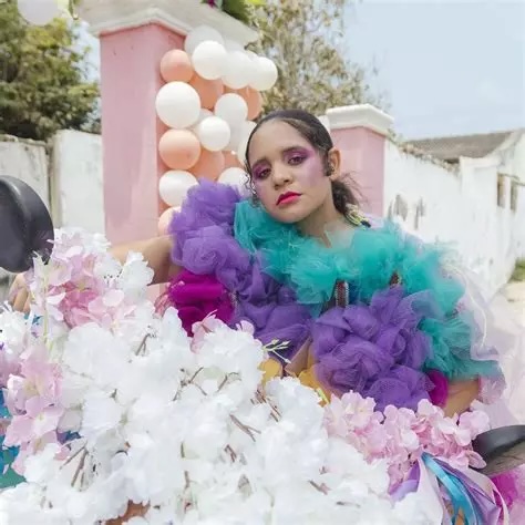 Lido Pimienta I Support: Support: Mas Aya