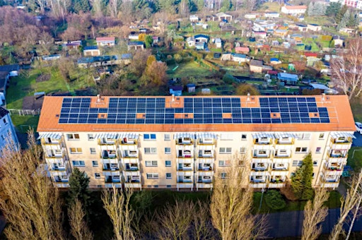 Solarstrom für alle – Photovoltaik im Mehrparteienhaus umsetzen