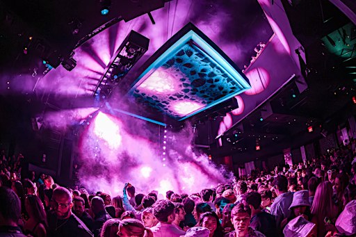 HIP HOP MONDAYS AT THE COSMOPOLITAN (LADIES OPEN BAR)