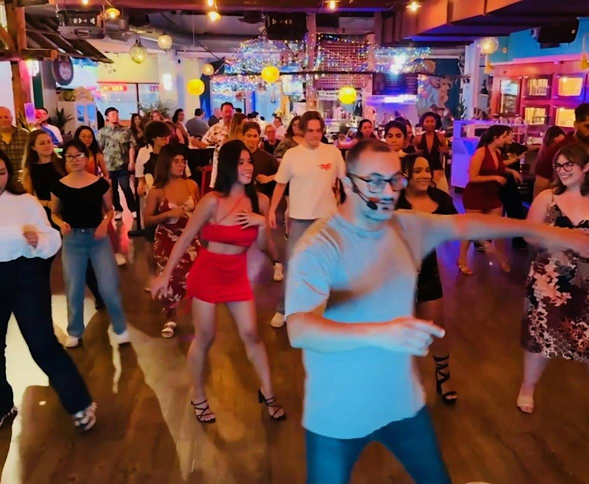 Sabor Latino! @ El Barco - Salsa/Bachata Night