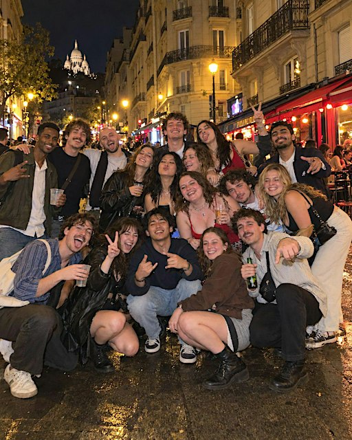 Paris Pub Crawl in Pigalle  | Games, New Friends & Club Night