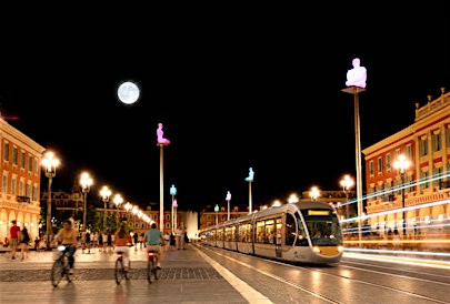 Marcher la nuit, lire autrement la ville