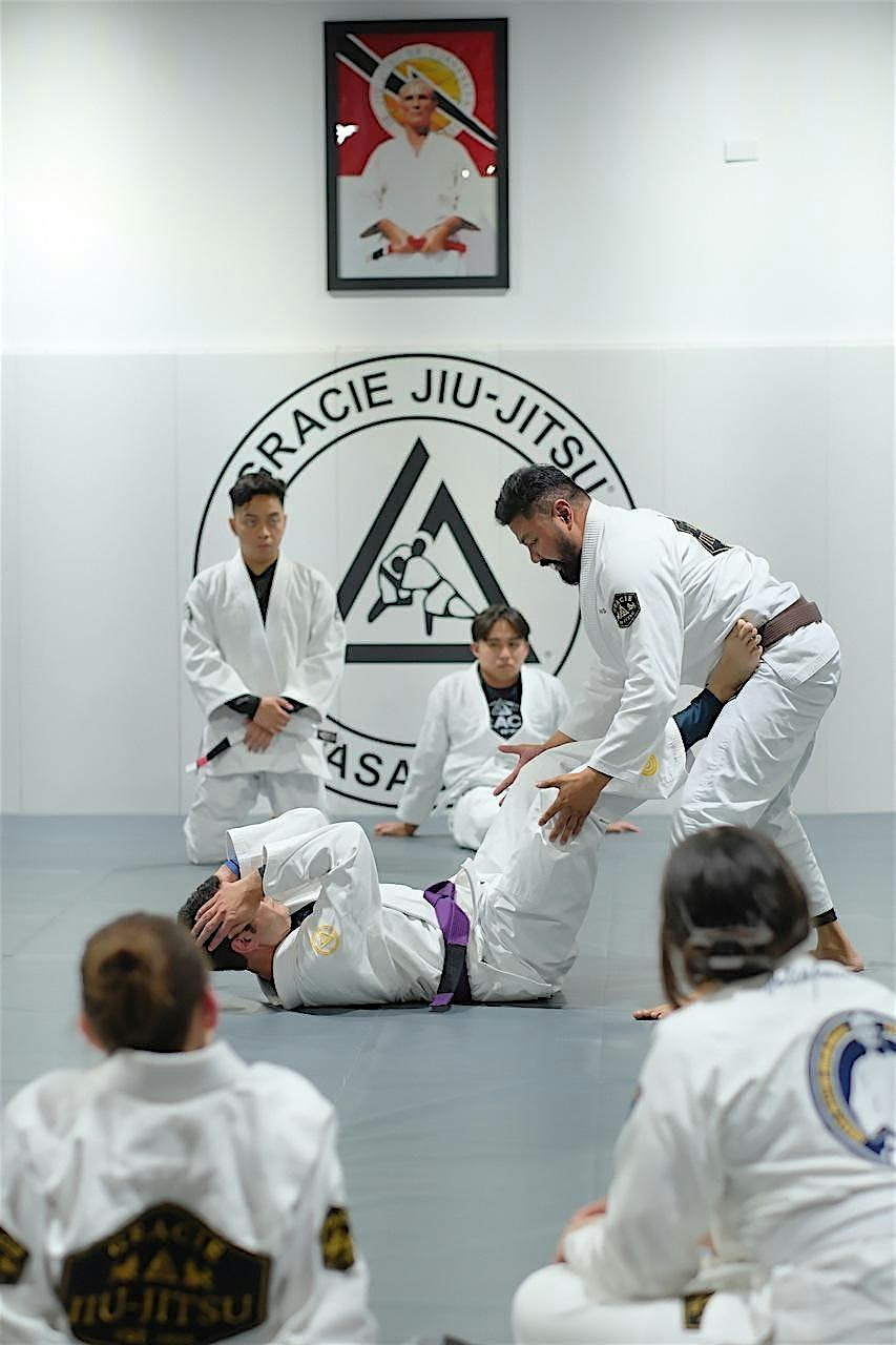 Jiu-Jitsu10-Day FREE Trial, FREE Shirt & 30 Minute Private Lesson!
