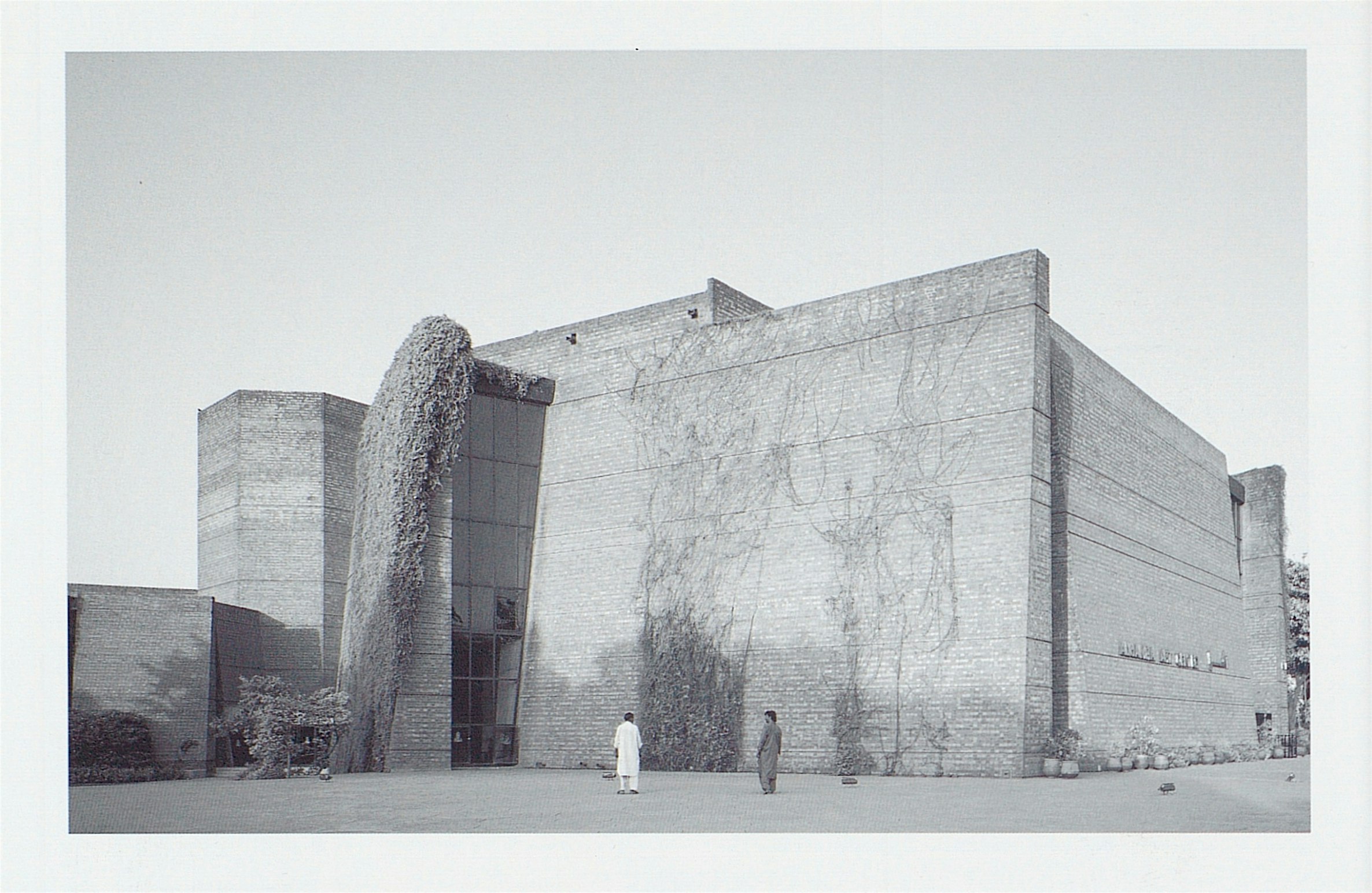 Learning from Lahore: Architecture and History in Urban Pakistan