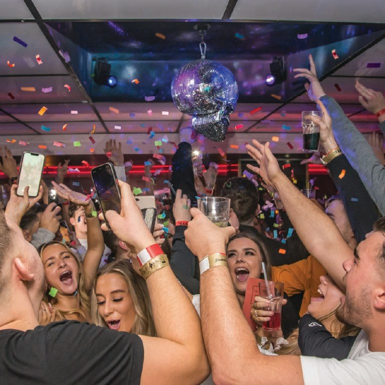 BOTTOMLESS NYE AT SIMMONS LEICESTER SQUARE