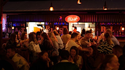 Evento para solteros en Vigo | Conoce gente nueva - Tanteo Vibes