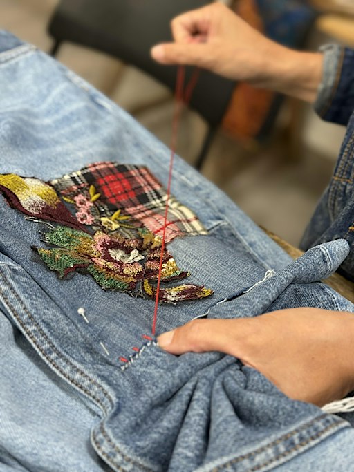 Transforma tus viejos jeans en una prenda exclusiva