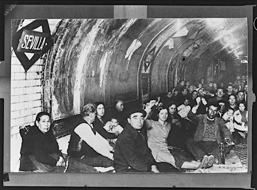 Free Tour Guerra Civil Madrid: Gran Vía, Templo de Debod y Frente del Oeste