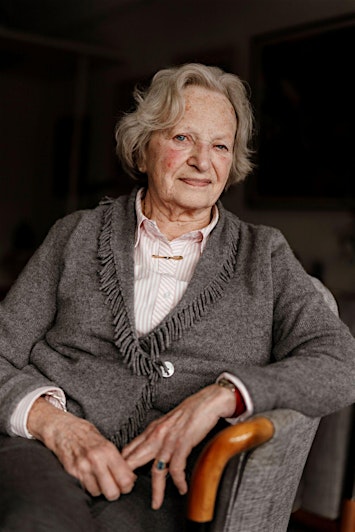 Tafel in De Gang met Bijbels Museum en Ilvy Njiokiktjien