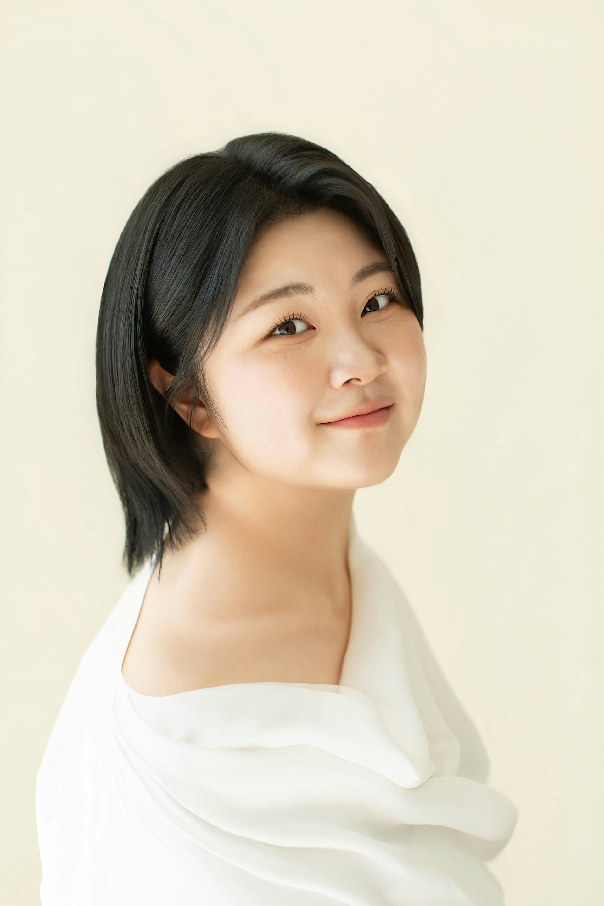 Pianist Hyunjin Roh in Concert