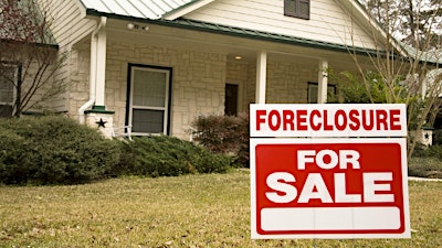 Navigating Foreclosure Jungle ~Beginner's Guide to Safe Strategic Investing