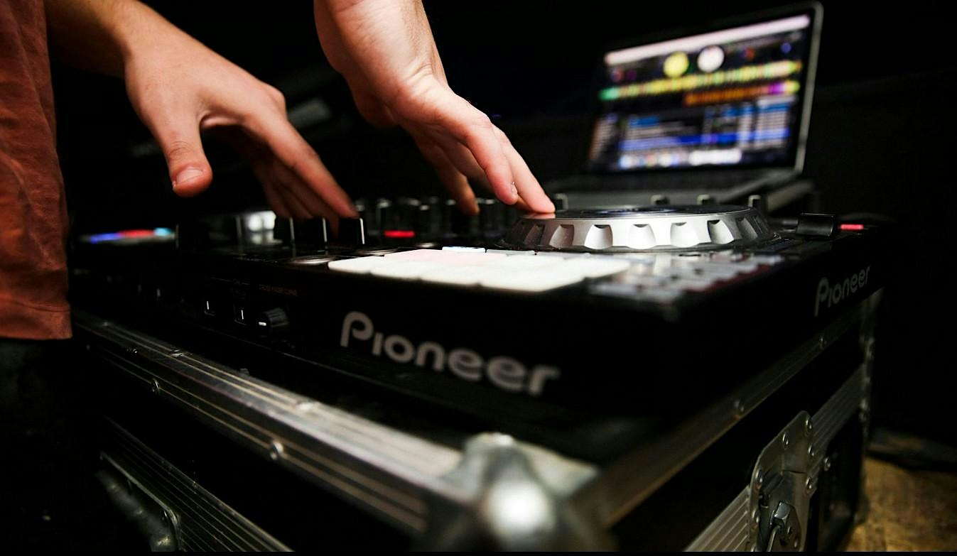 DJ WORKSHOP (INTERMEDITATE) DECKS + FEEDBACK