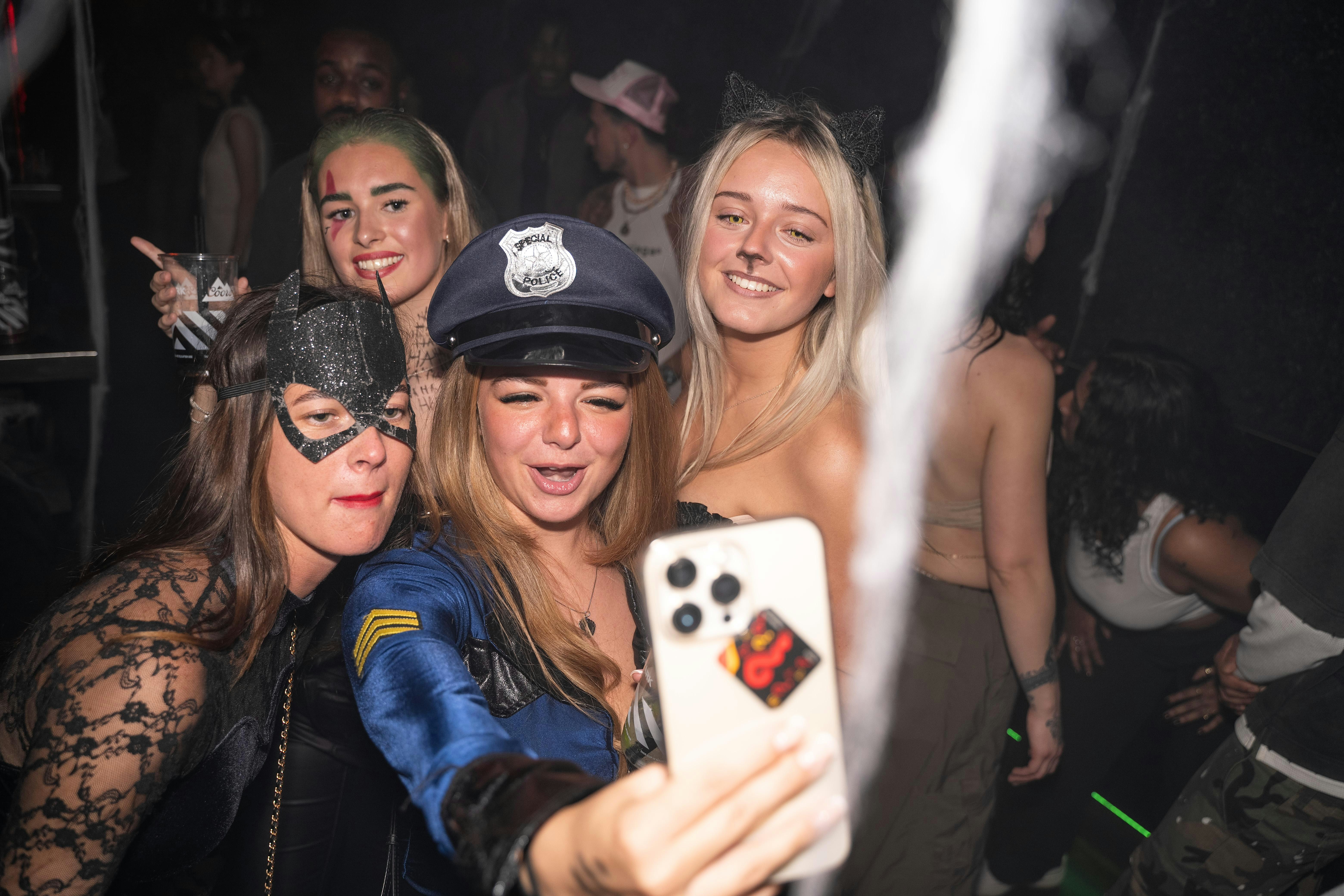 BAD WITCHES: HALLOWEEN BOTTOMLESS BRUNCH