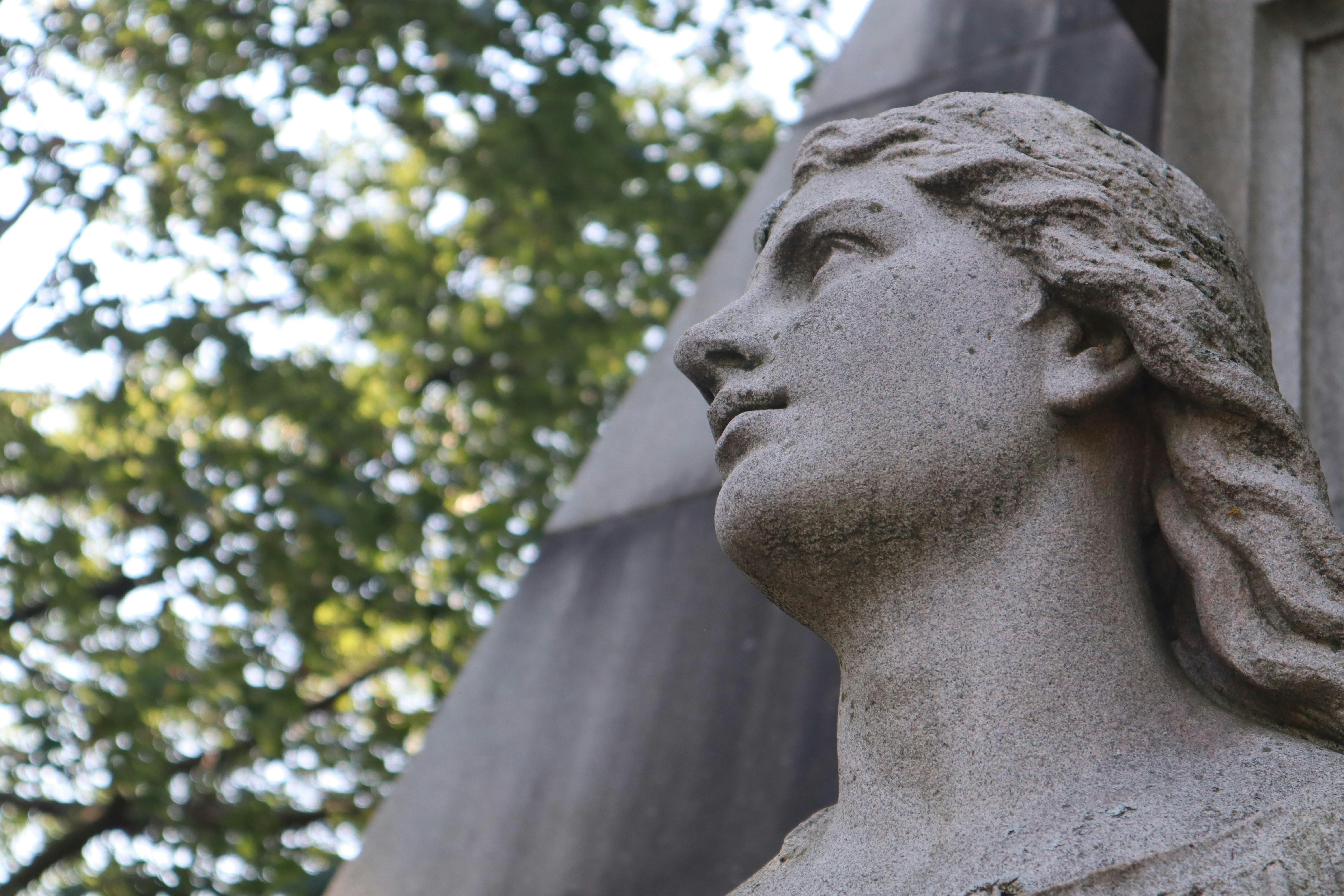 Copy of Graceland Cemetery Symbolism & Architecture Tour