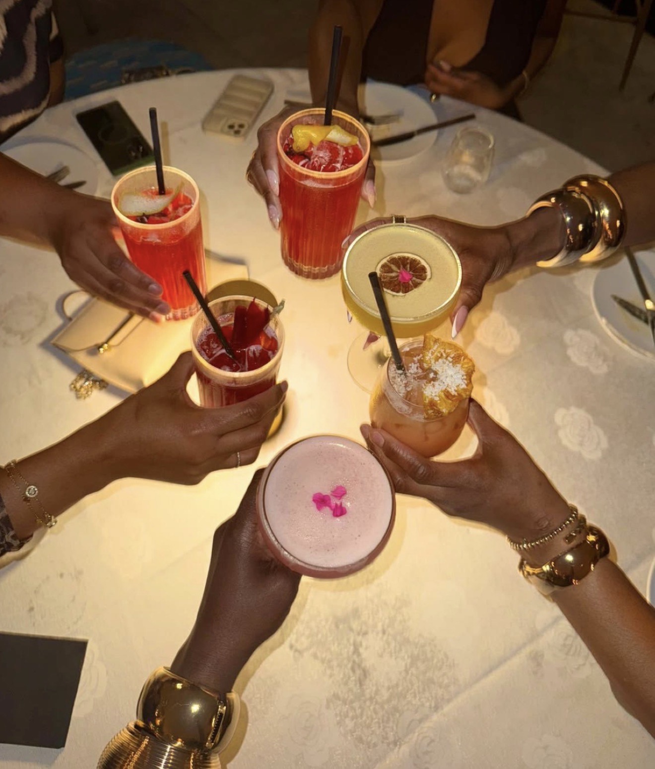 Weekend kickoff: Dinner & Lounge
