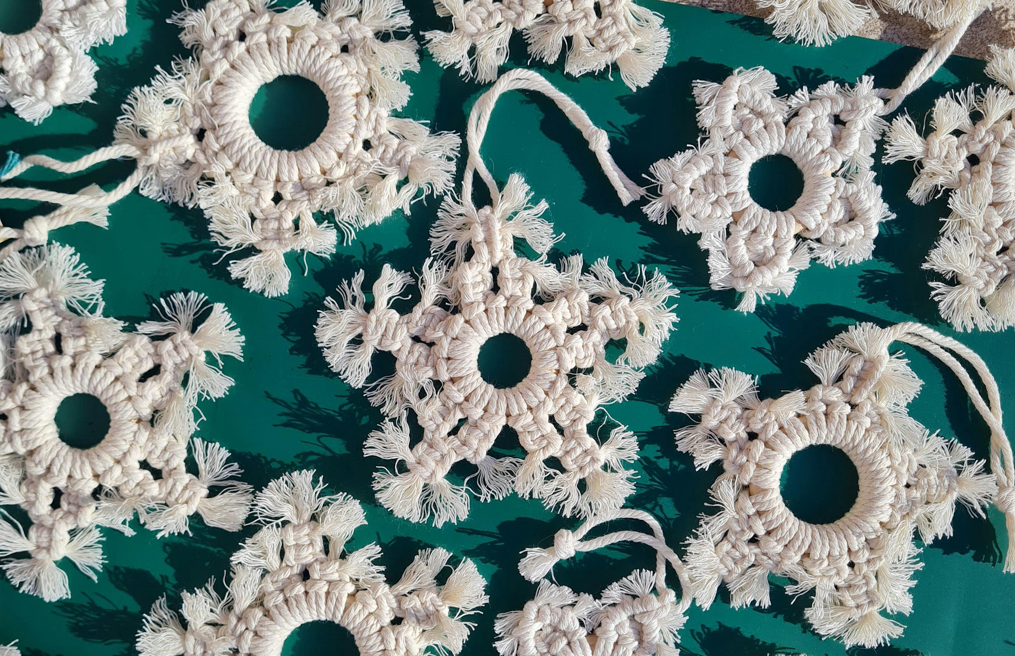 Create Macramé Christmas Decorations - Fishponds