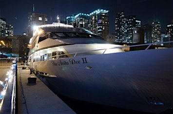 House Vs Hip Hop #Oldschool Yacht Party (Chicago) Anita Dee 2