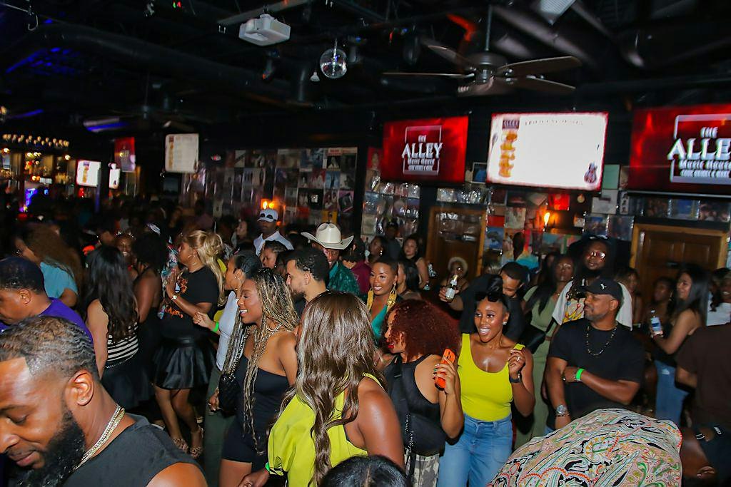 The Vibe @ Alley Music House