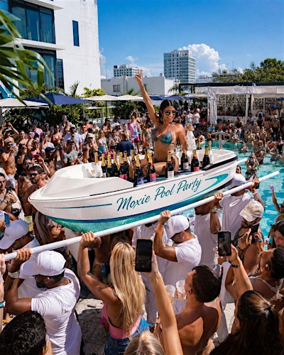 House Music @ Moxie Pool Party