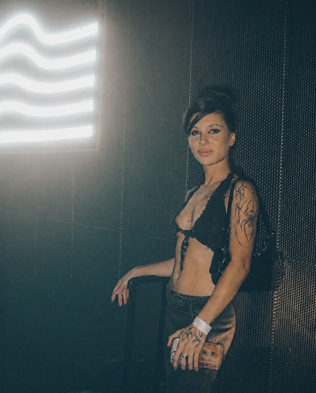 无序重力 Disorder Gravity: Gina Demarchi + DJ Gordon