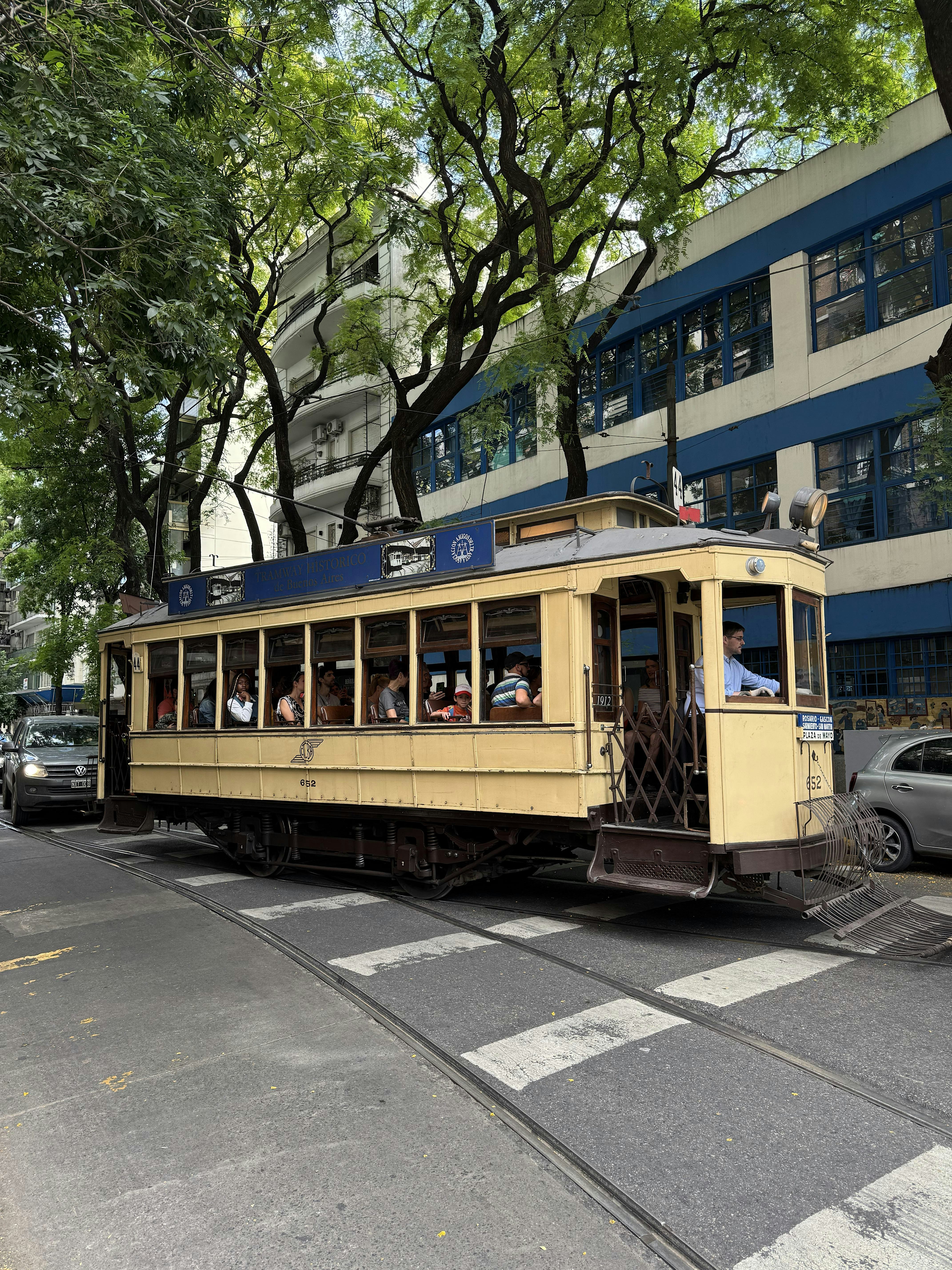 Caballito y Parque Chacabuco: de bestiarios a viviendas