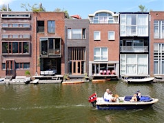 Fietstour Gebouwen door Vrouwen in het Oostelijk Havengebied