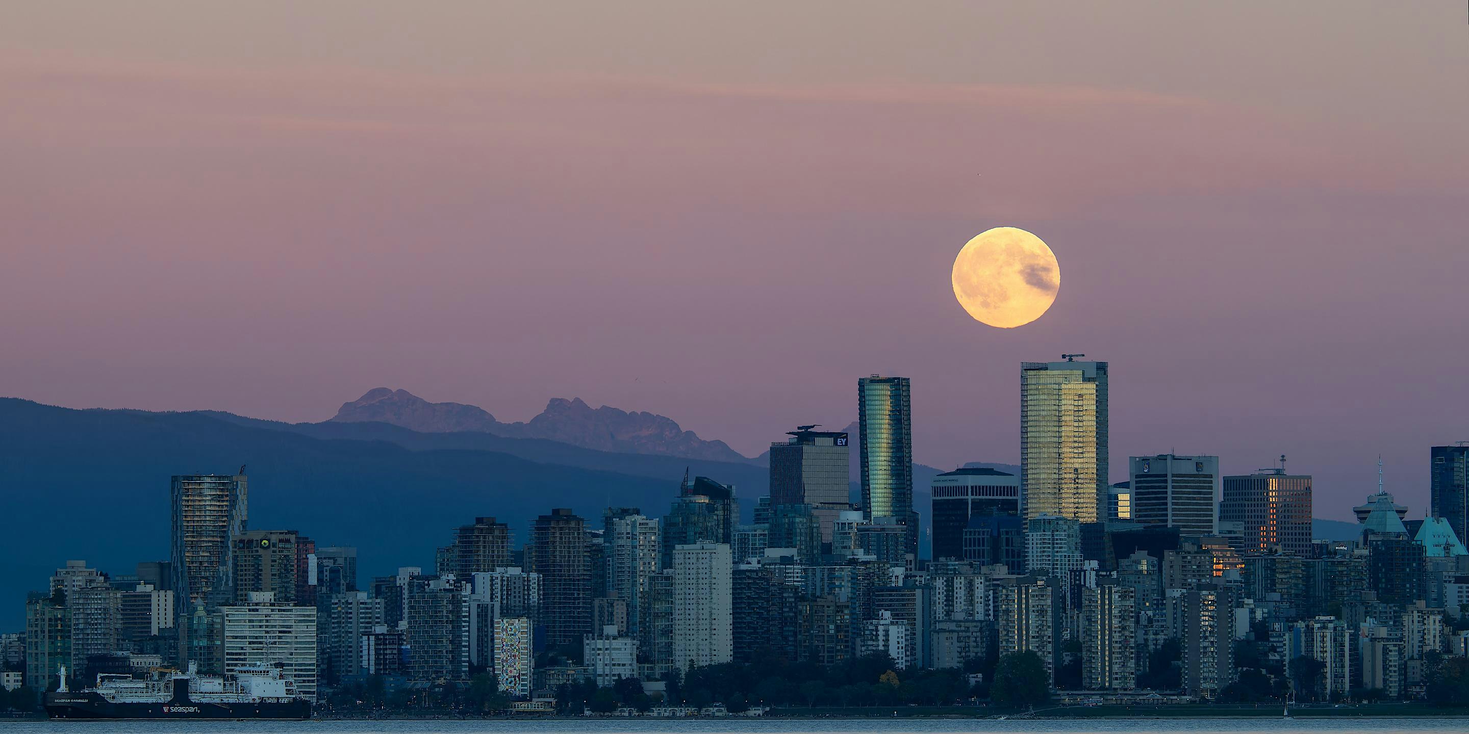 Guided Full Moon Meditation : Yaletown