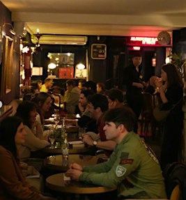 FIRST DATES EXPRESS (25-35; 36-47) in Barcelona at ALICE SECRET GARDEN