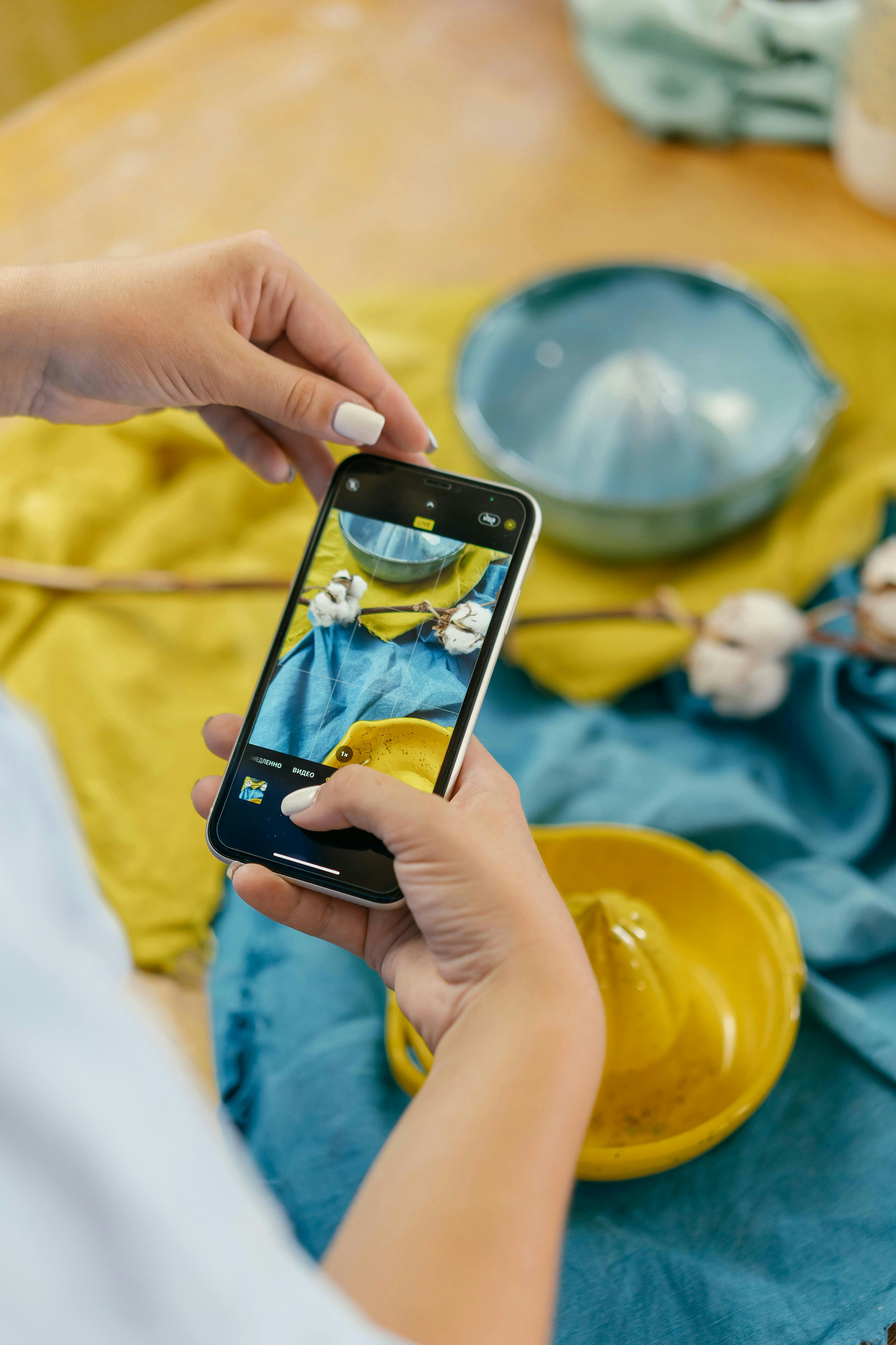 Instagram Confidence for Artists & Makers: How it works and what to post