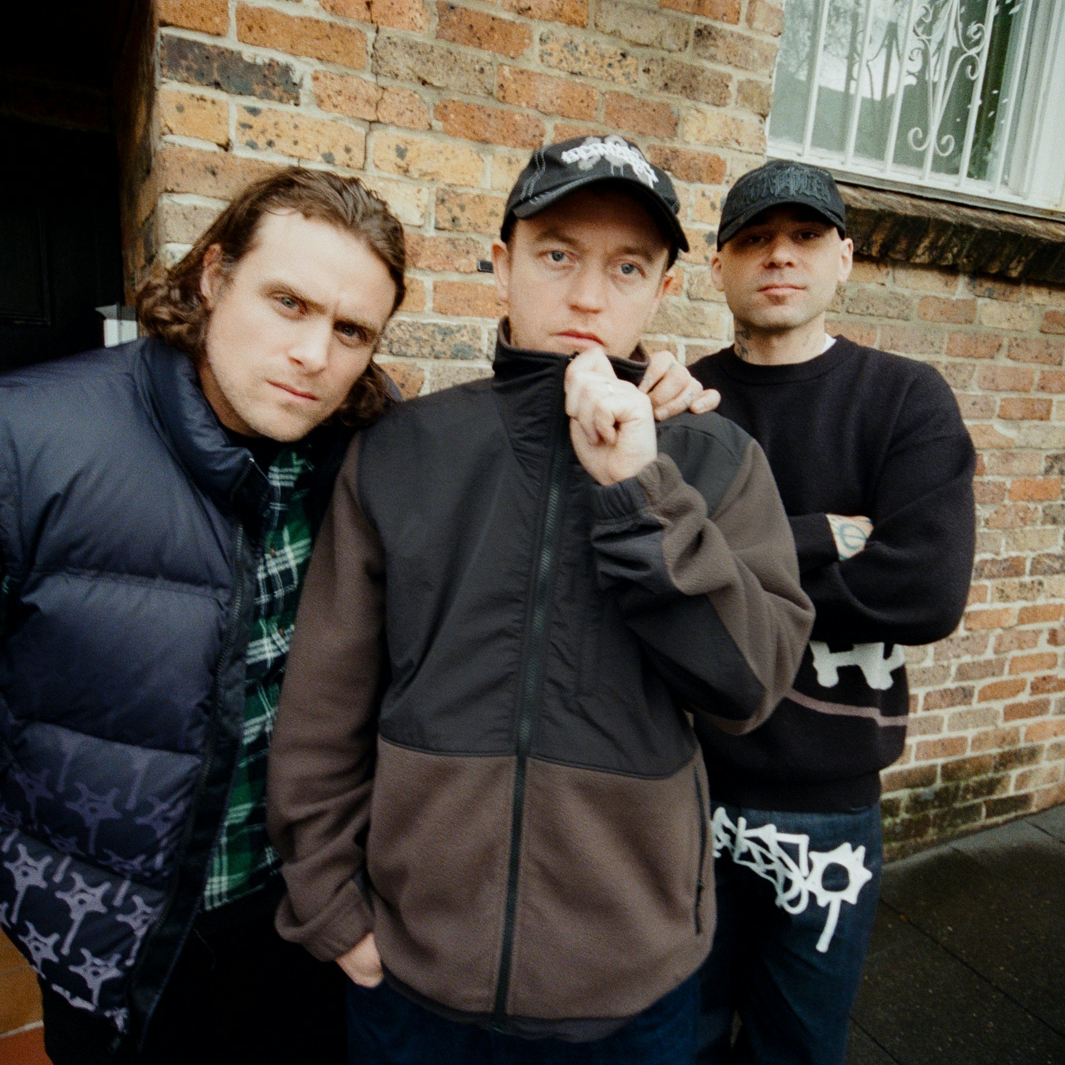 DMA'S: Acoustic + Signing