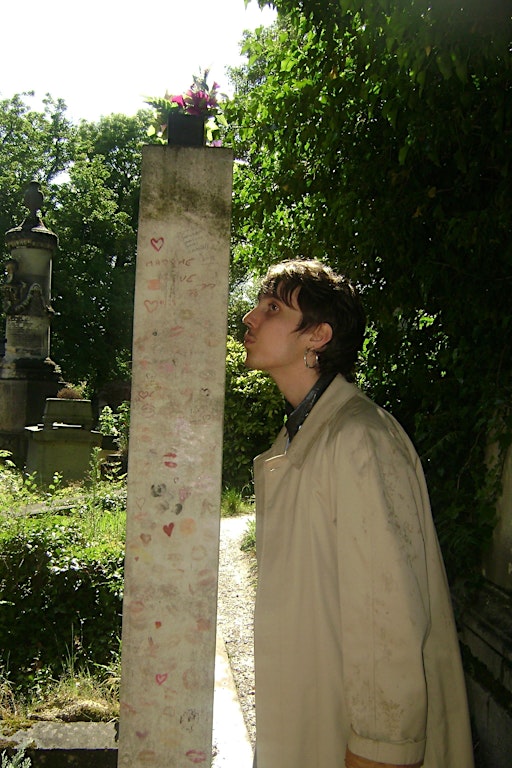 Romantic tour of the Père-Lachaise  with Camille in English (3h)