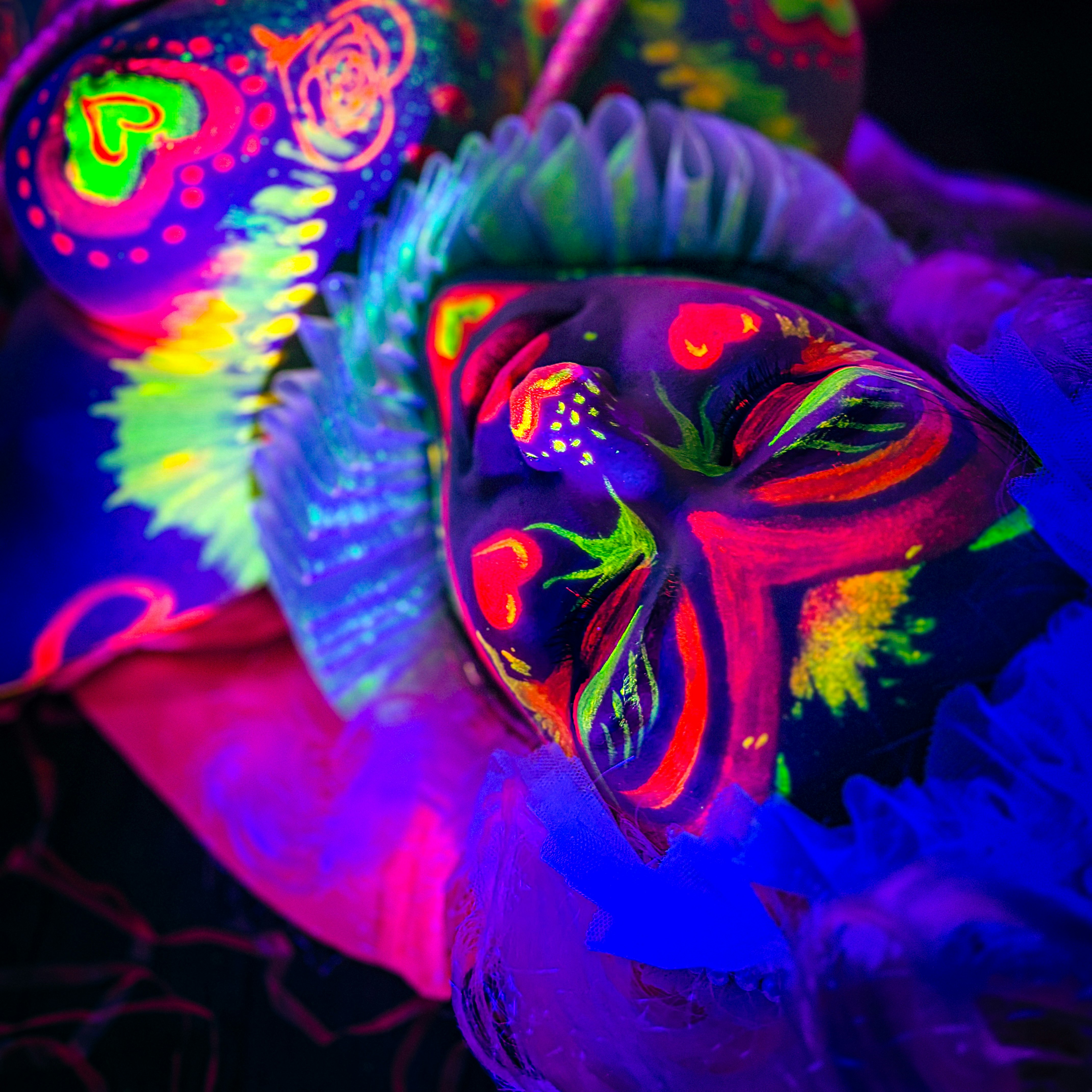 Neon Naked Life Drawing in Angel!