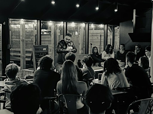 STAND UP @ THE BAR