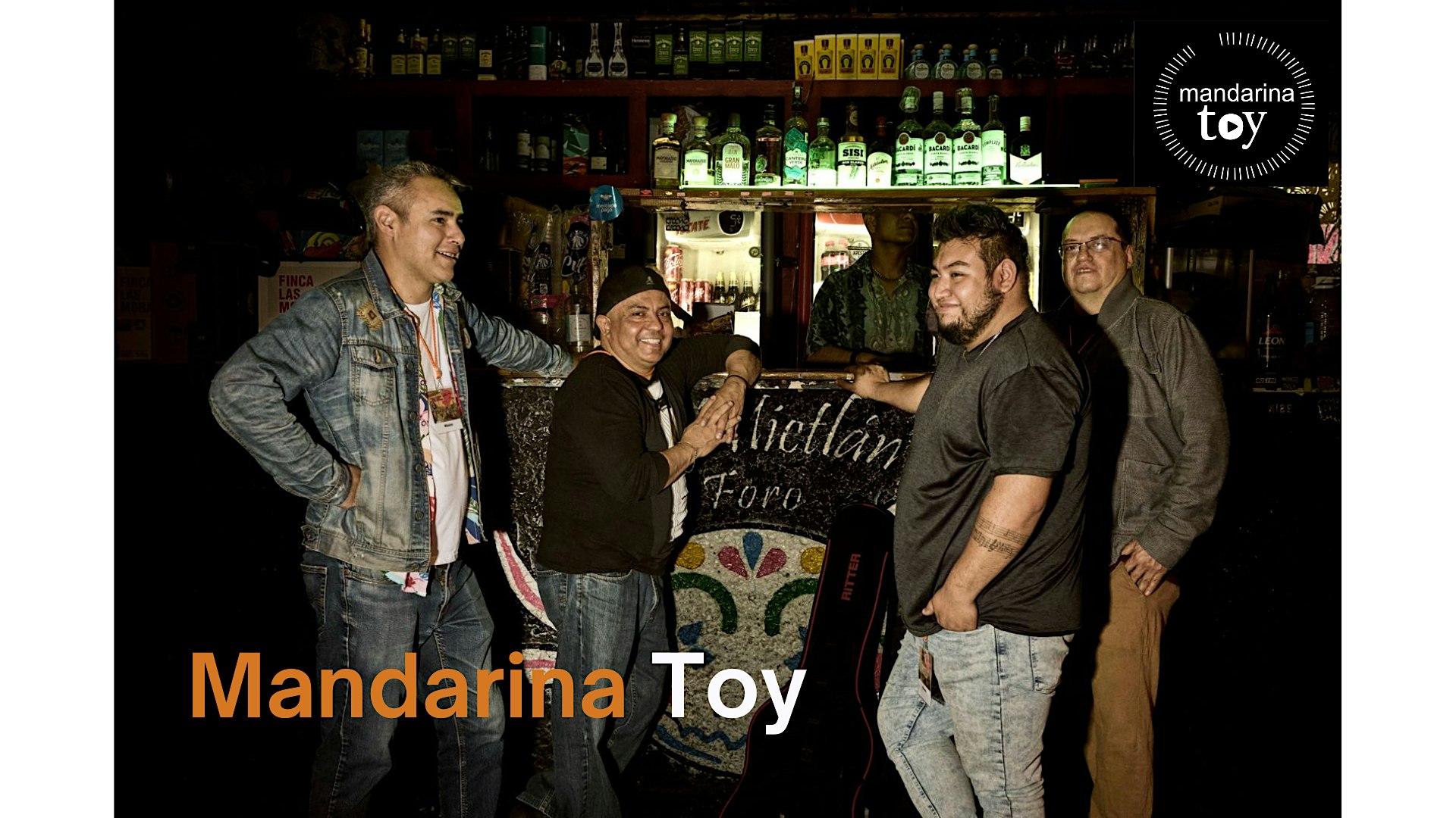 Mandarina Toy en Concierto en Rockotitlan