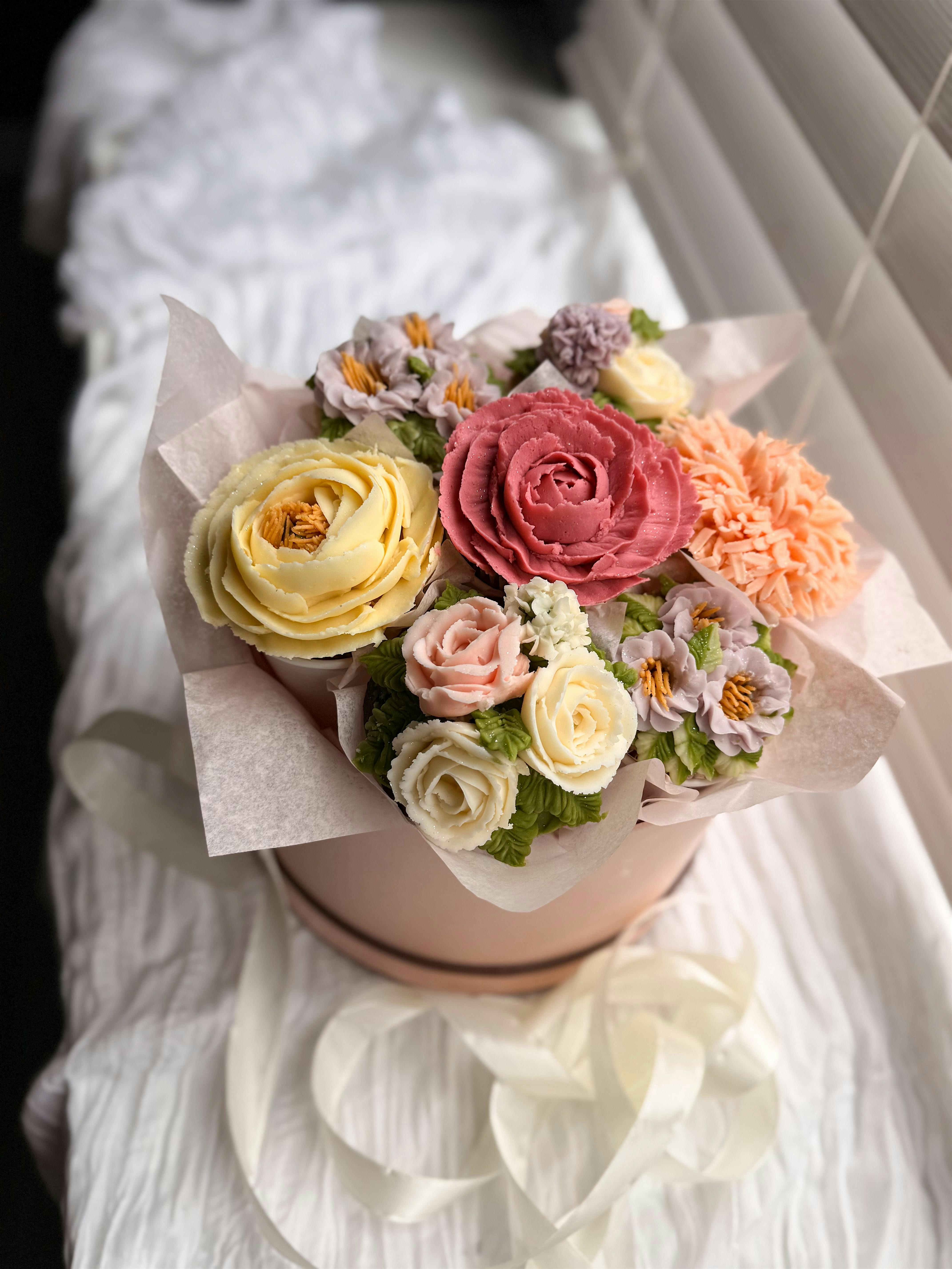 Luxury Floral Cupcake Bouquet Workshop