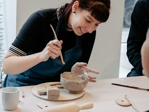 Pottery workshop in Berlin (hand-building session)