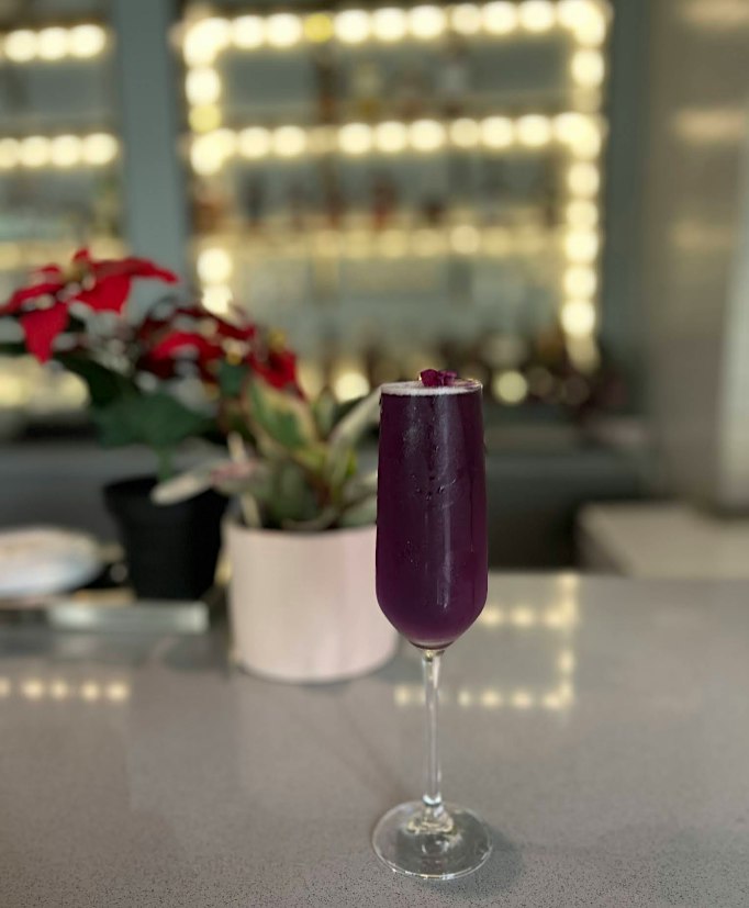New Location! Professionals Mixer - * Networking and Cocktails* Safe & Fun!