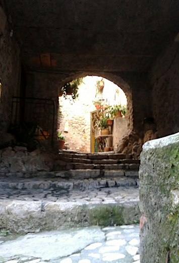 Esplorando Artena