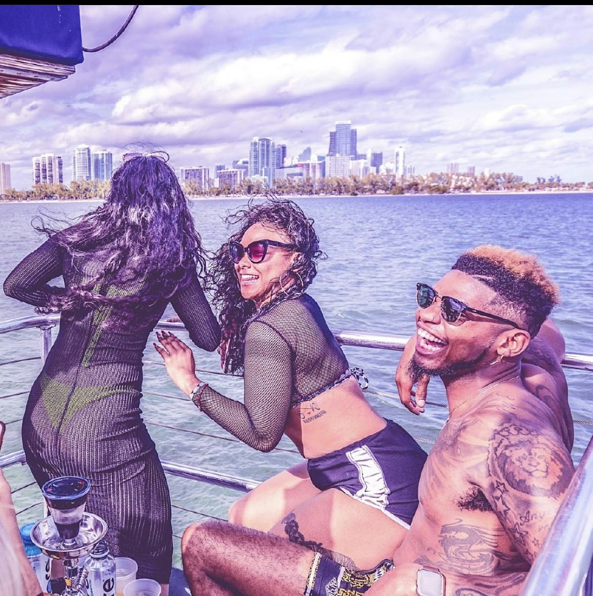 LABOR DAY WEEKEND YACHT PARTY ALL INCLUSIVE! FULL OPEN BAR⭐️