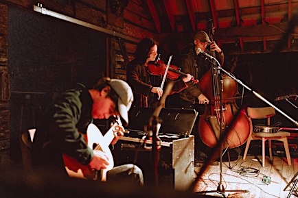 Magic Tuber Stringband at Commune